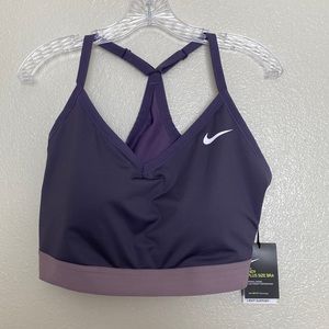 Nike Women’s Plus Size Light Support Padded Sports Bra 1X